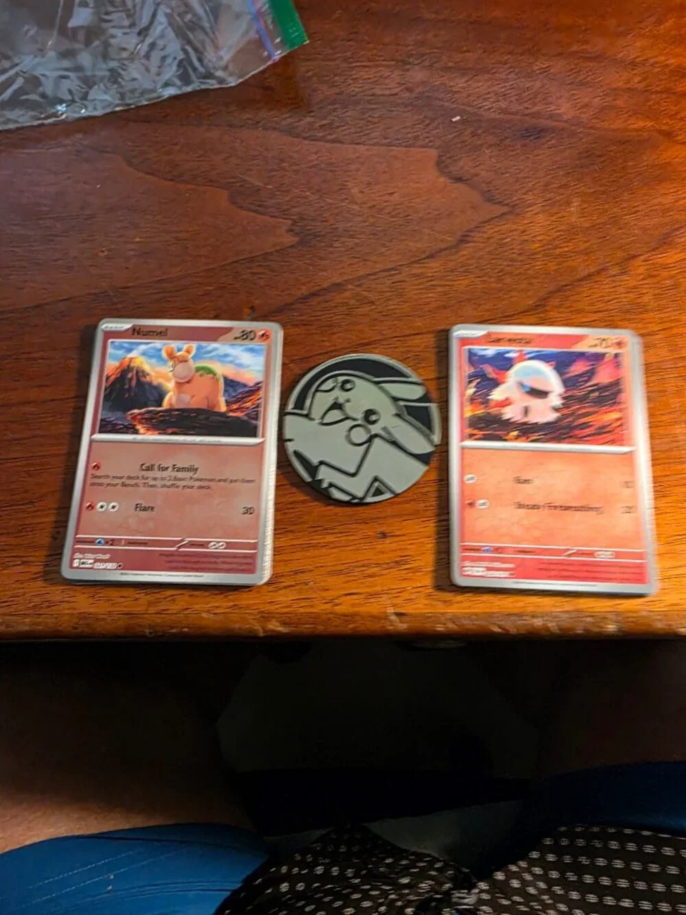 LARGE LOT OF VARIOUS POKEMON AND JAPANESE TRADING CARDS